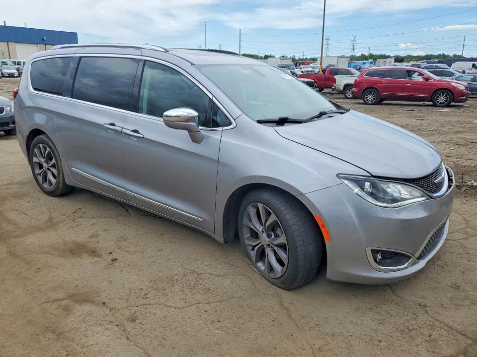 2019 CHRYSLER PACIFICA LIMITED 4