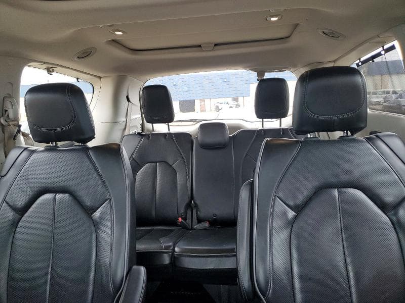 2019 CHRYSLER PACIFICA LIMITED 10