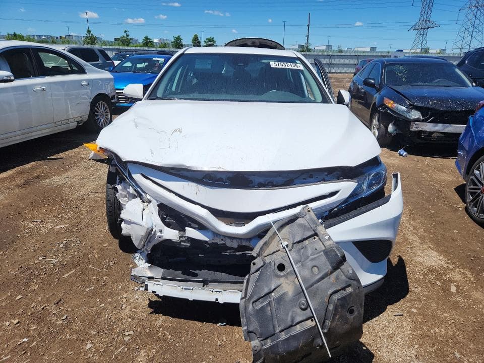 2020 TOYOTA CAMRY SE 5