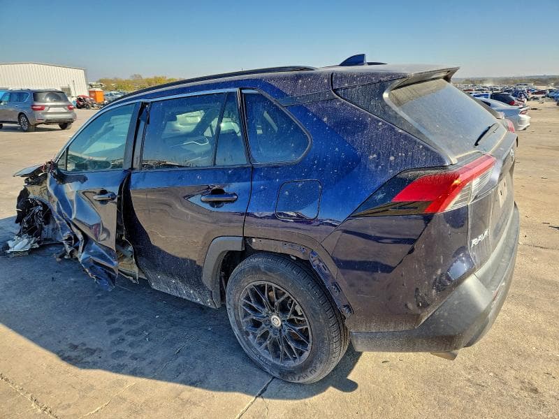 2021 TOYOTA RAV4 XLE 2