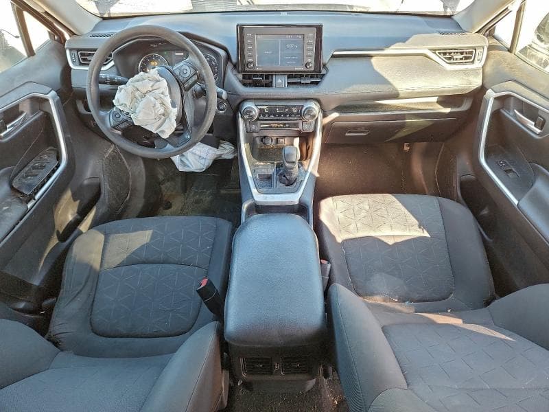 2021 TOYOTA RAV4 XLE 8