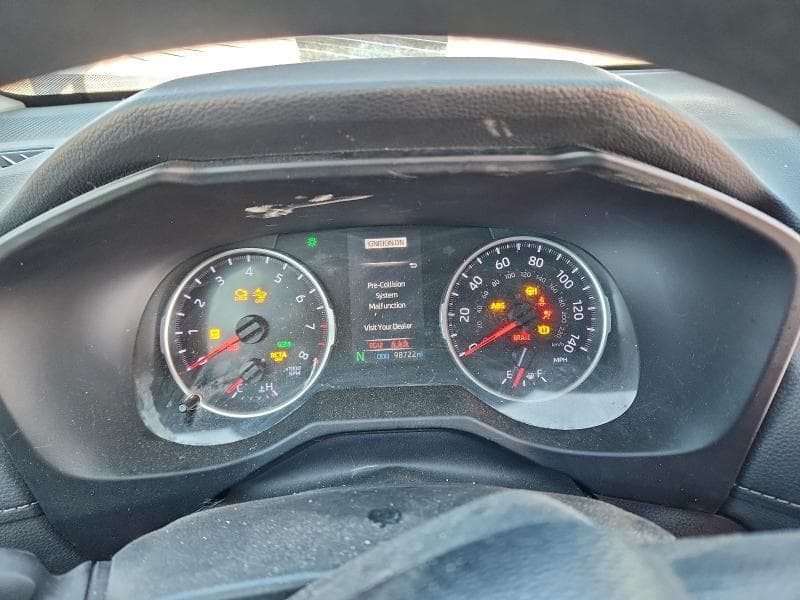 2021 TOYOTA RAV4 XLE 9