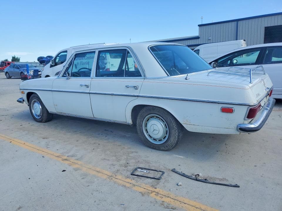1968 MERCEDES-BENZ 250 2