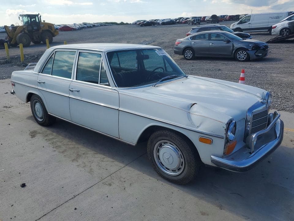 1968 MERCEDES-BENZ 250 4
