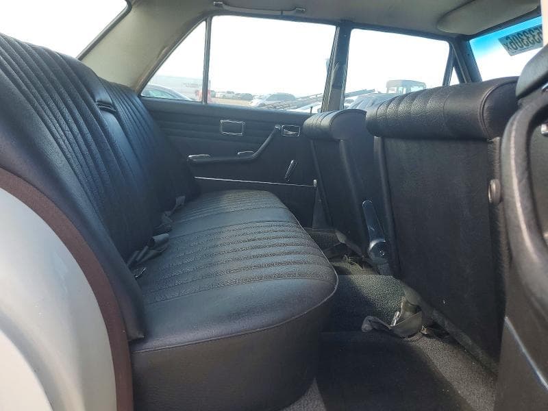 1968 MERCEDES-BENZ 250 10