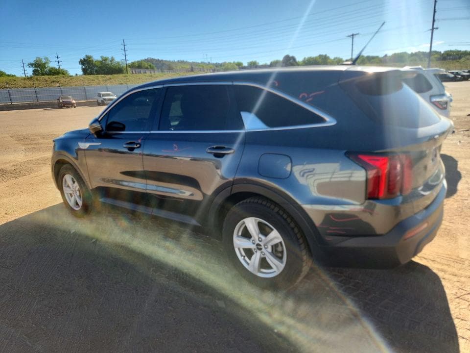 2022 KIA SORENTO LX 2