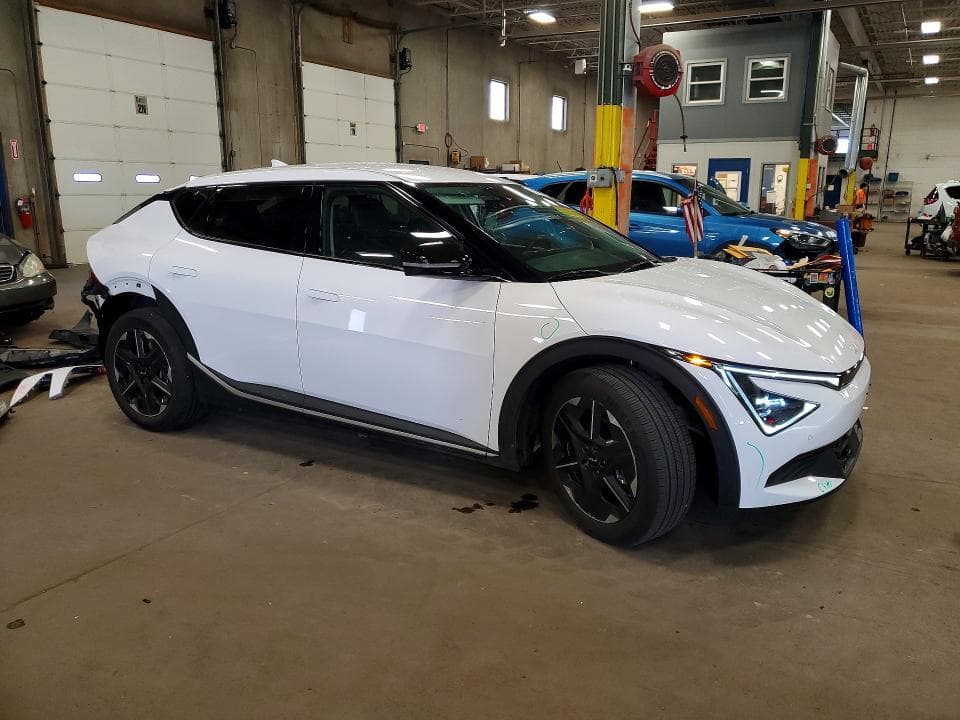 2025 KIA EV6 LIGHT LONG RANGE LIGHT LONG RANGE 4