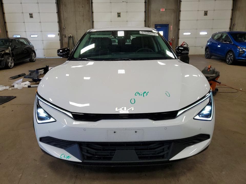 2025 KIA EV6 LIGHT LONG RANGE LIGHT LONG RANGE 5