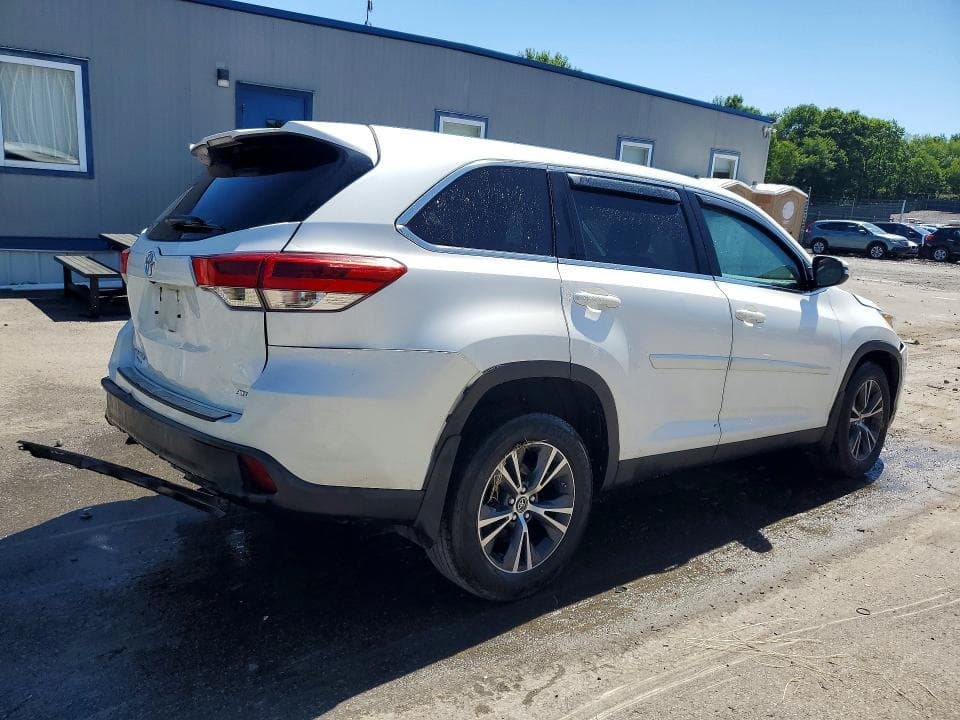 2019 TOYOTA HIGHLANDER LE LE 3