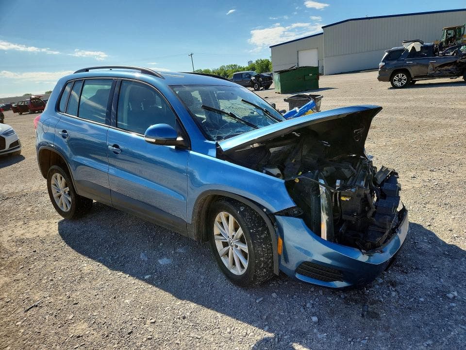 2017 VOLKSWAGEN TIGUAN S 4