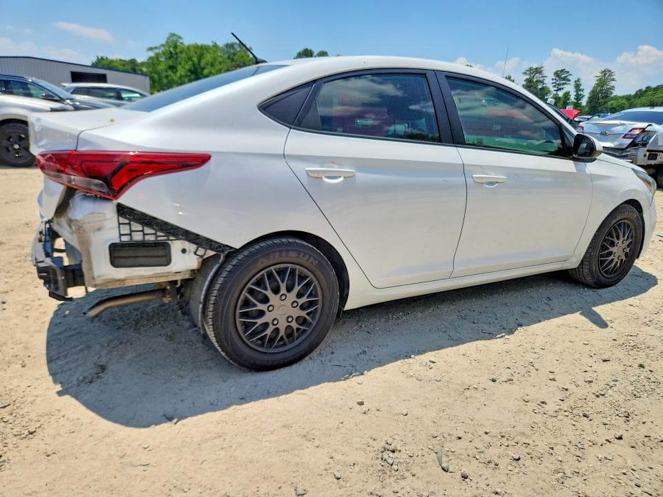 2022 HYUNDAI ACCENT SE 3