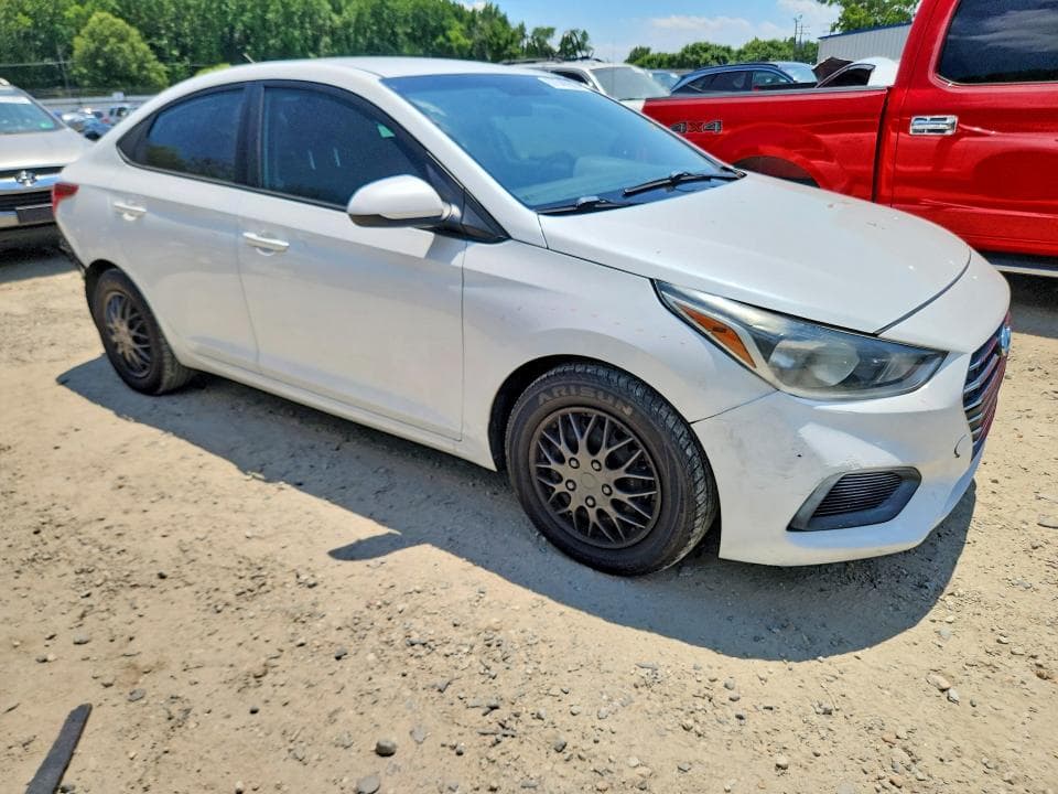 2022 HYUNDAI ACCENT SE 4