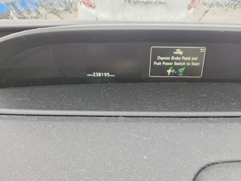 2018 TOYOTA PRIUS THREE 9