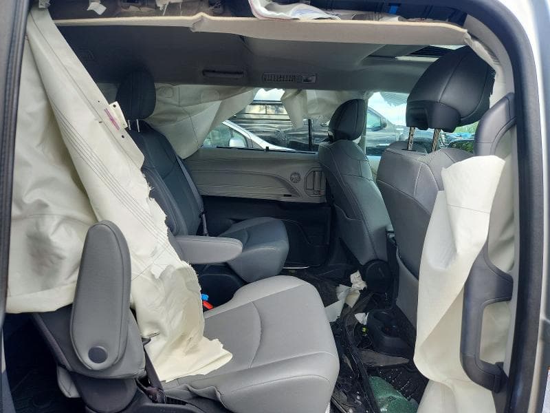 2023 TOYOTA SIENNA XLE XLE 11