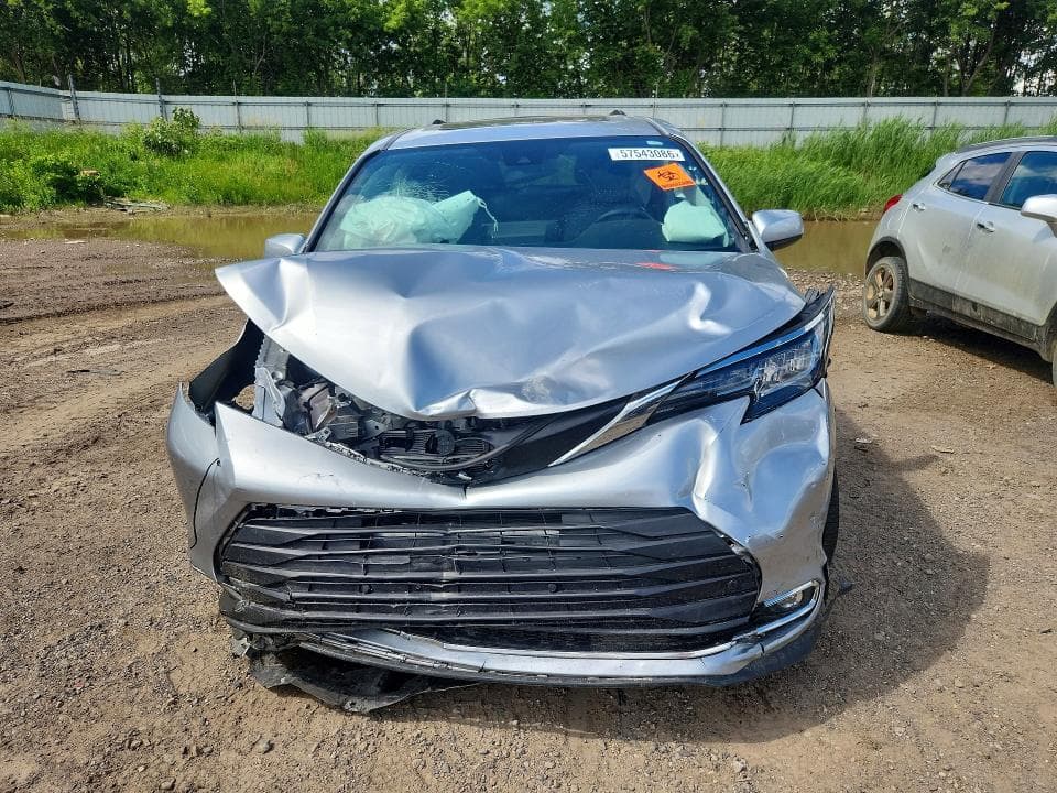 2023 TOYOTA SIENNA XLE XLE 5