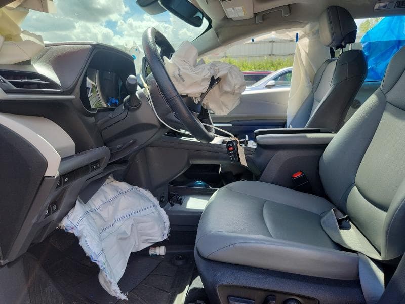 2023 TOYOTA SIENNA XLE XLE 7