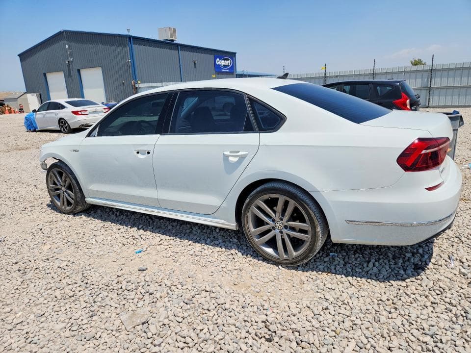 2018 VOLKSWAGEN PASSAT S 2