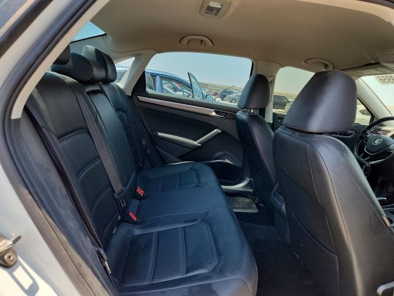 2018 VOLKSWAGEN PASSAT S 10