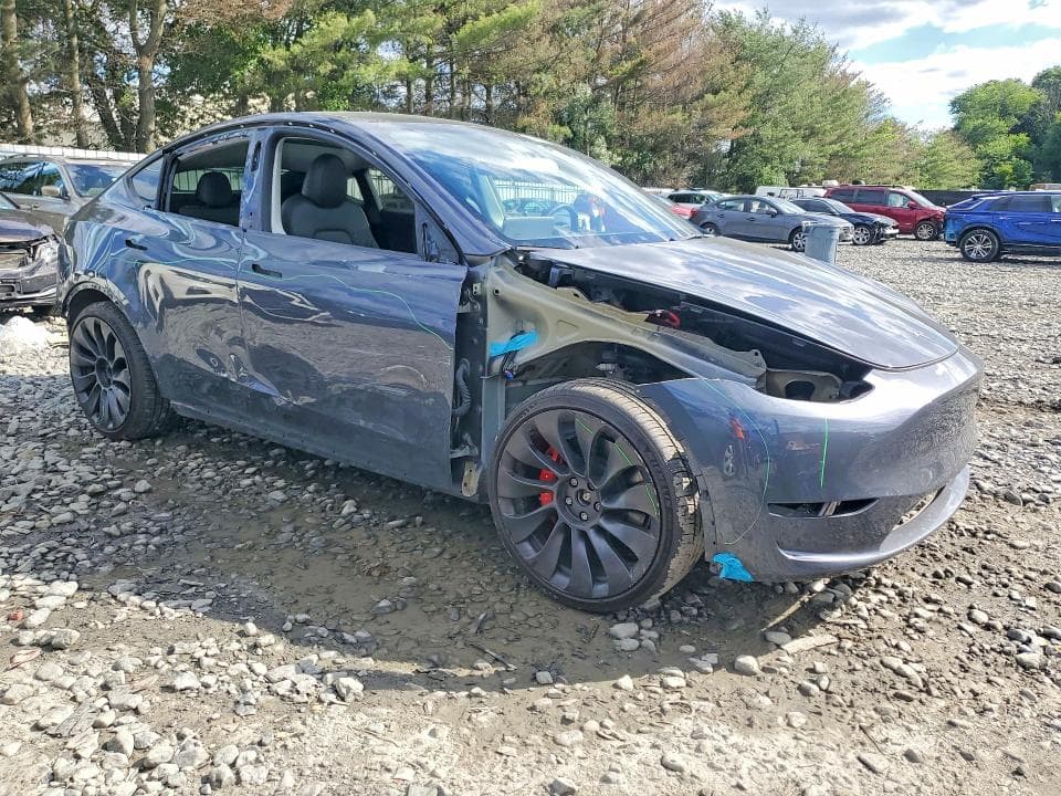 2023 TESLA MODEL Y 4