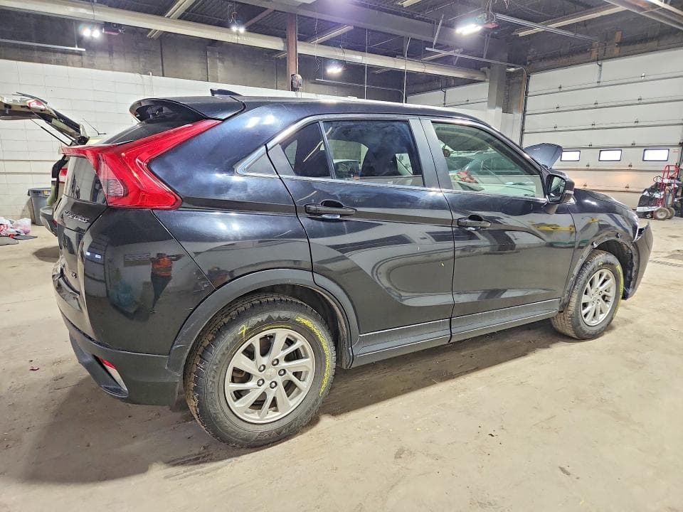 2018 MITSUBISHI ECLIPSE CROSS ES 3