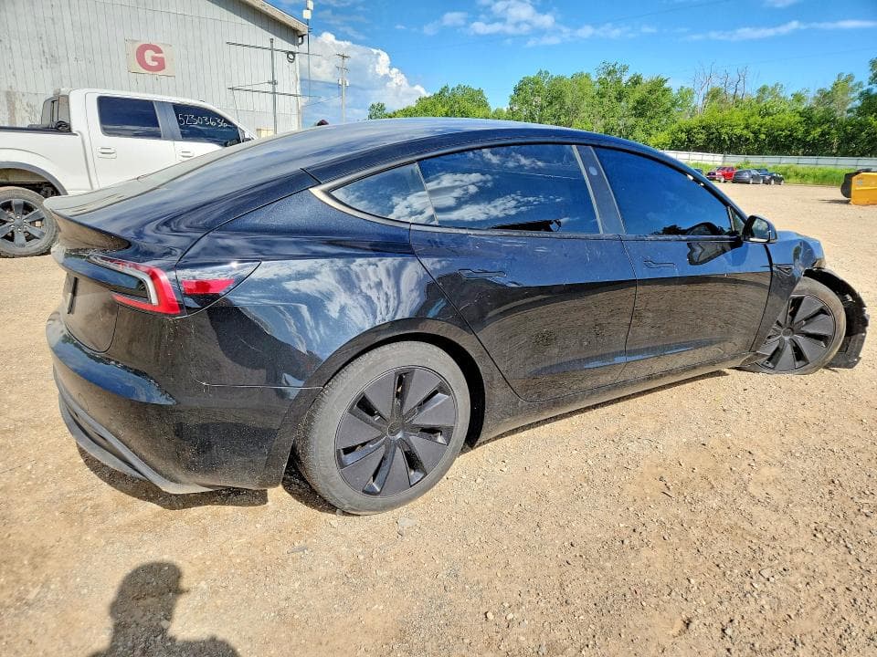 2025 TESLA MODEL 3 3