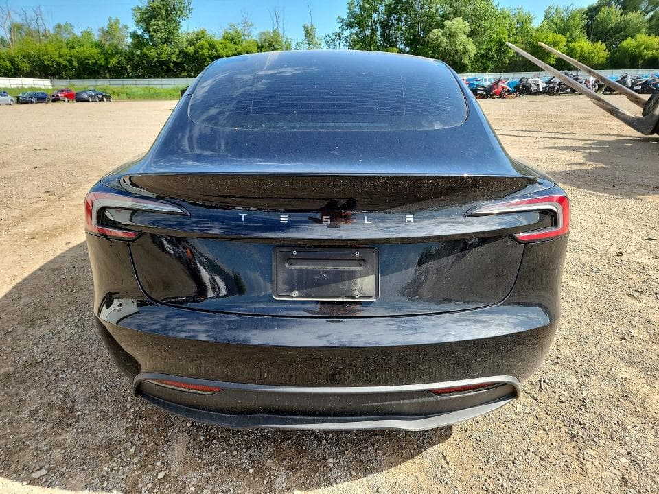 2025 TESLA MODEL 3 6