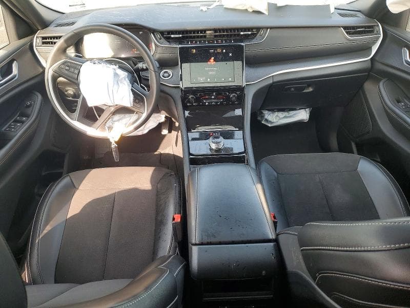 2023 JEEP GRAND CHEROKEE LAREDO 8