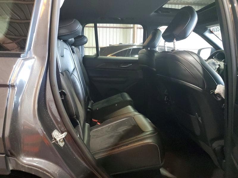 2023 JEEP GRAND CHEROKEE LAREDO 10