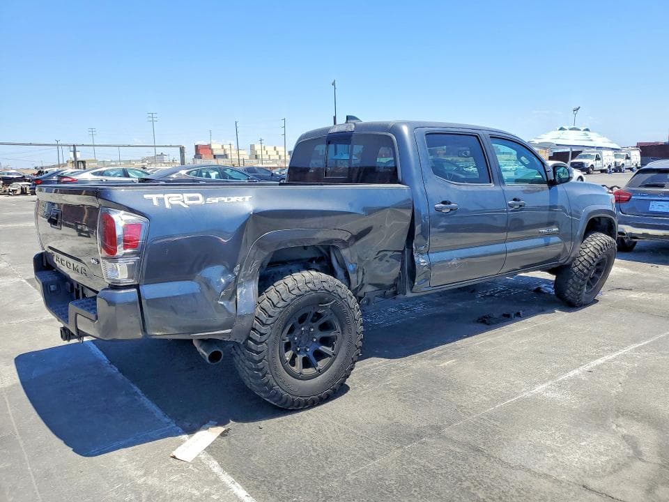 2023 TOYOTA TACOMA TRD SPORT 3