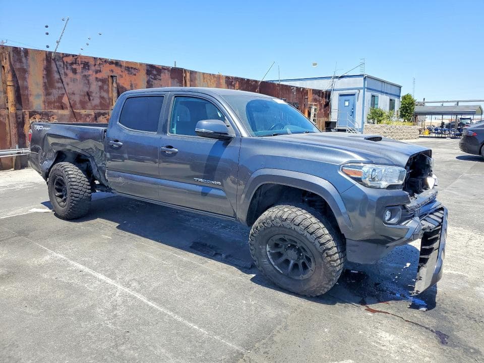 2023 TOYOTA TACOMA TRD SPORT 4