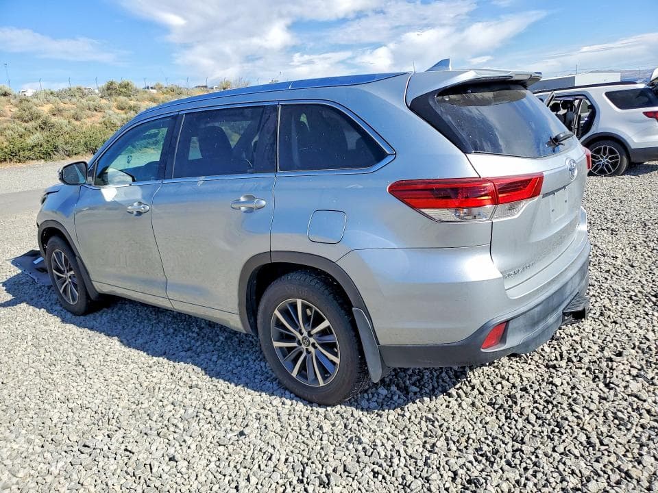 2018 TOYOTA HIGHLANDER XLE XLE 2