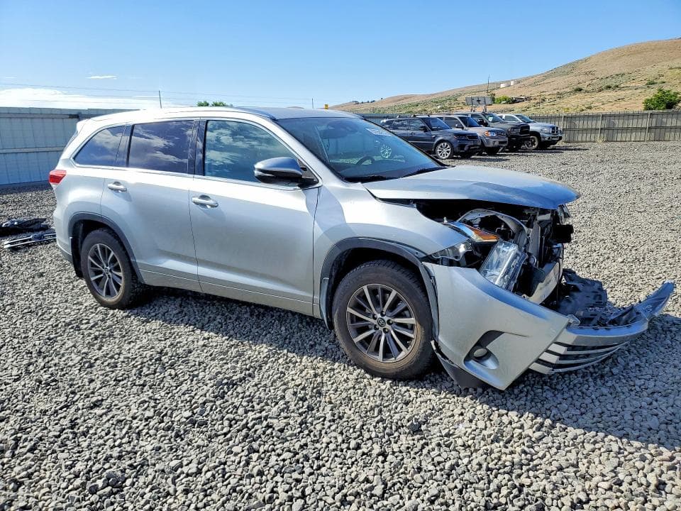 2018 TOYOTA HIGHLANDER XLE XLE 4