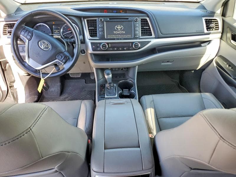 2018 TOYOTA HIGHLANDER XLE XLE 8