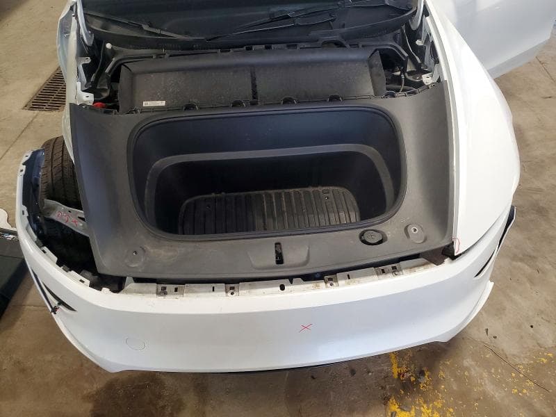 2026 TESLA MODEL Y 12