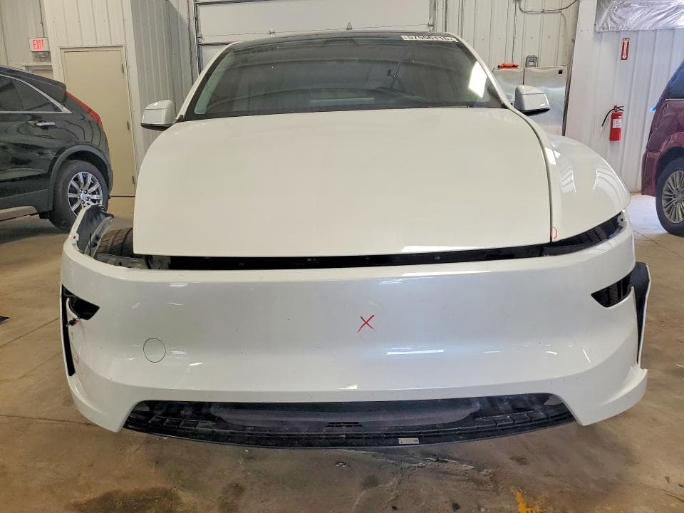 2026 TESLA MODEL Y 5