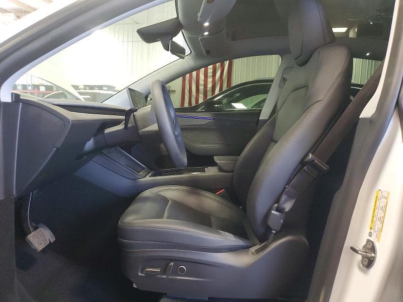 2026 TESLA MODEL Y 7
