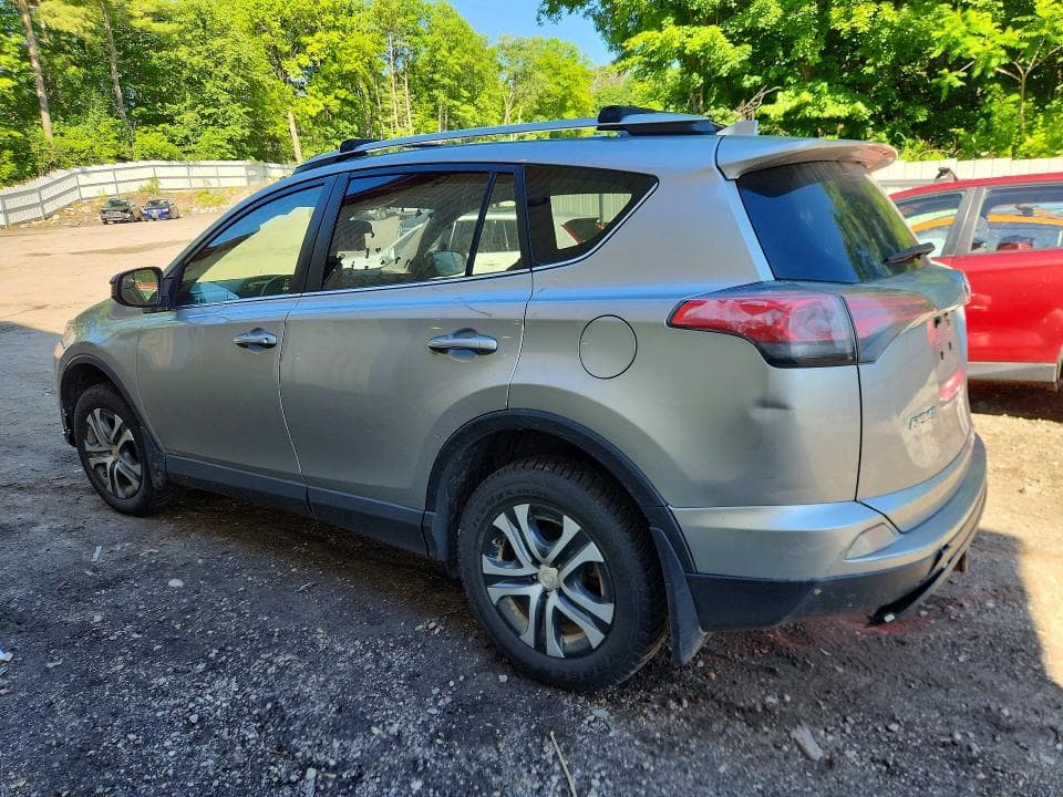 2018 TOYOTA RAV4 LE 2