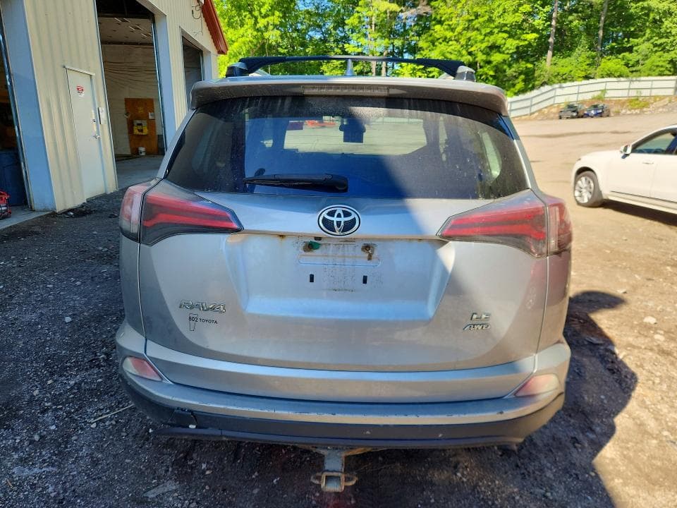 2018 TOYOTA RAV4 LE 6