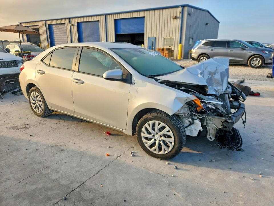 2017 TOYOTA COROLLA LE 4