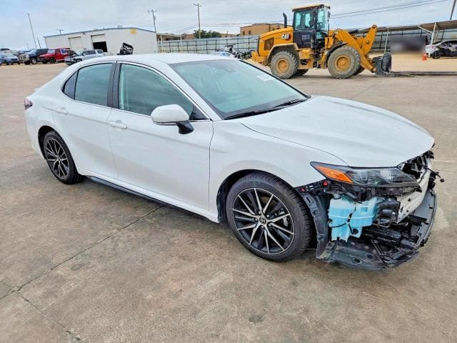 2022 TOYOTA CAMRY SE 4