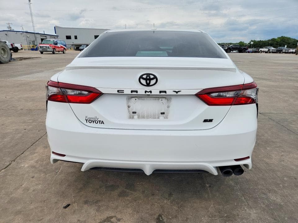 2022 TOYOTA CAMRY SE 6