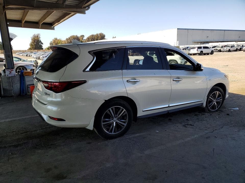 2019 INFINITI QX60 LUXE 3