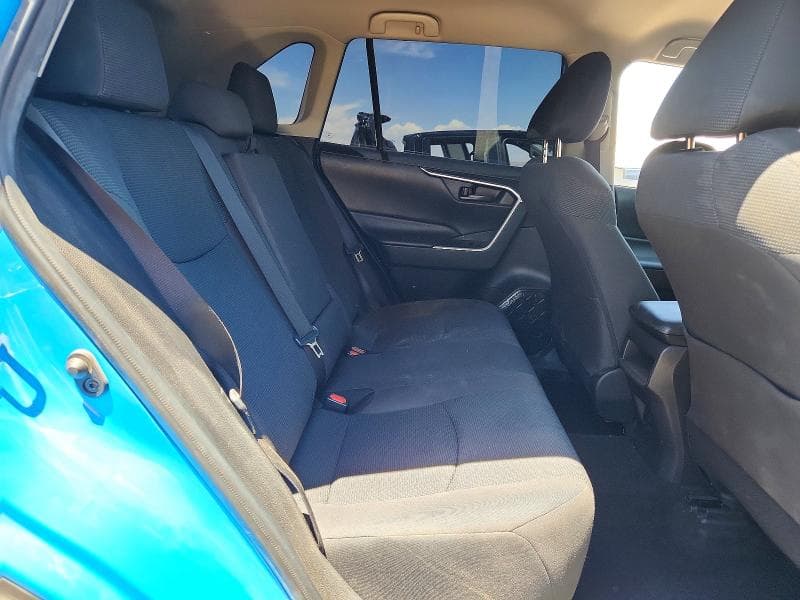 2020 TOYOTA RAV4 LE 11