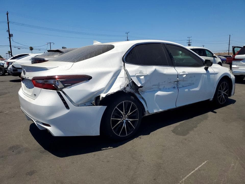 2021 TOYOTA CAMRY SE 3