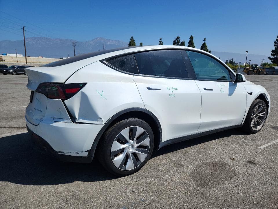 2023 TESLA MODEL Y 3