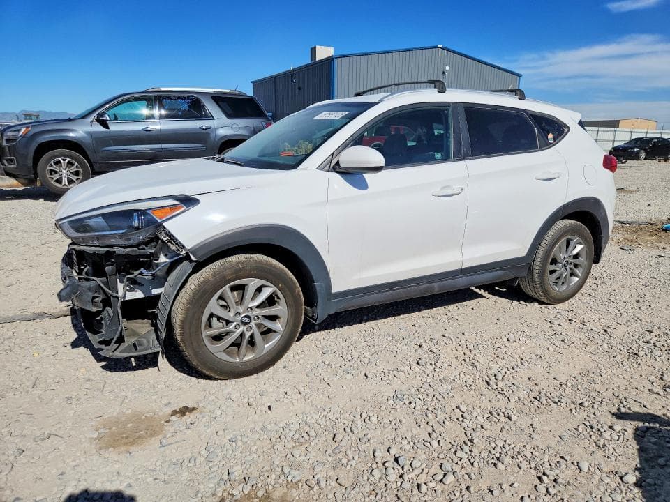 2016 HYUNDAI TUCSON SE