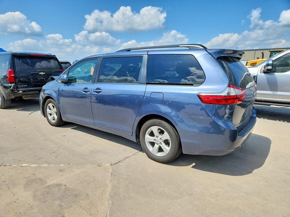 2016 TOYOTA SIENNA LE 2