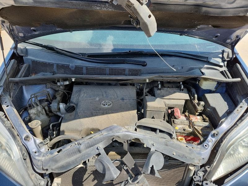 2016 TOYOTA SIENNA LE 12