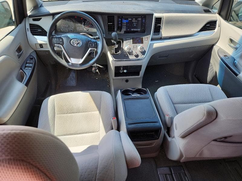 2016 TOYOTA SIENNA LE 8