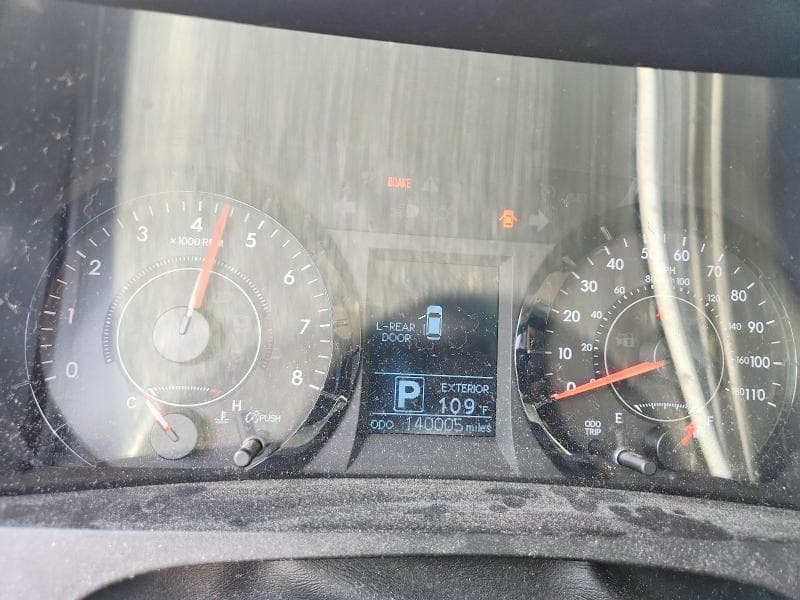 2016 TOYOTA SIENNA LE 9